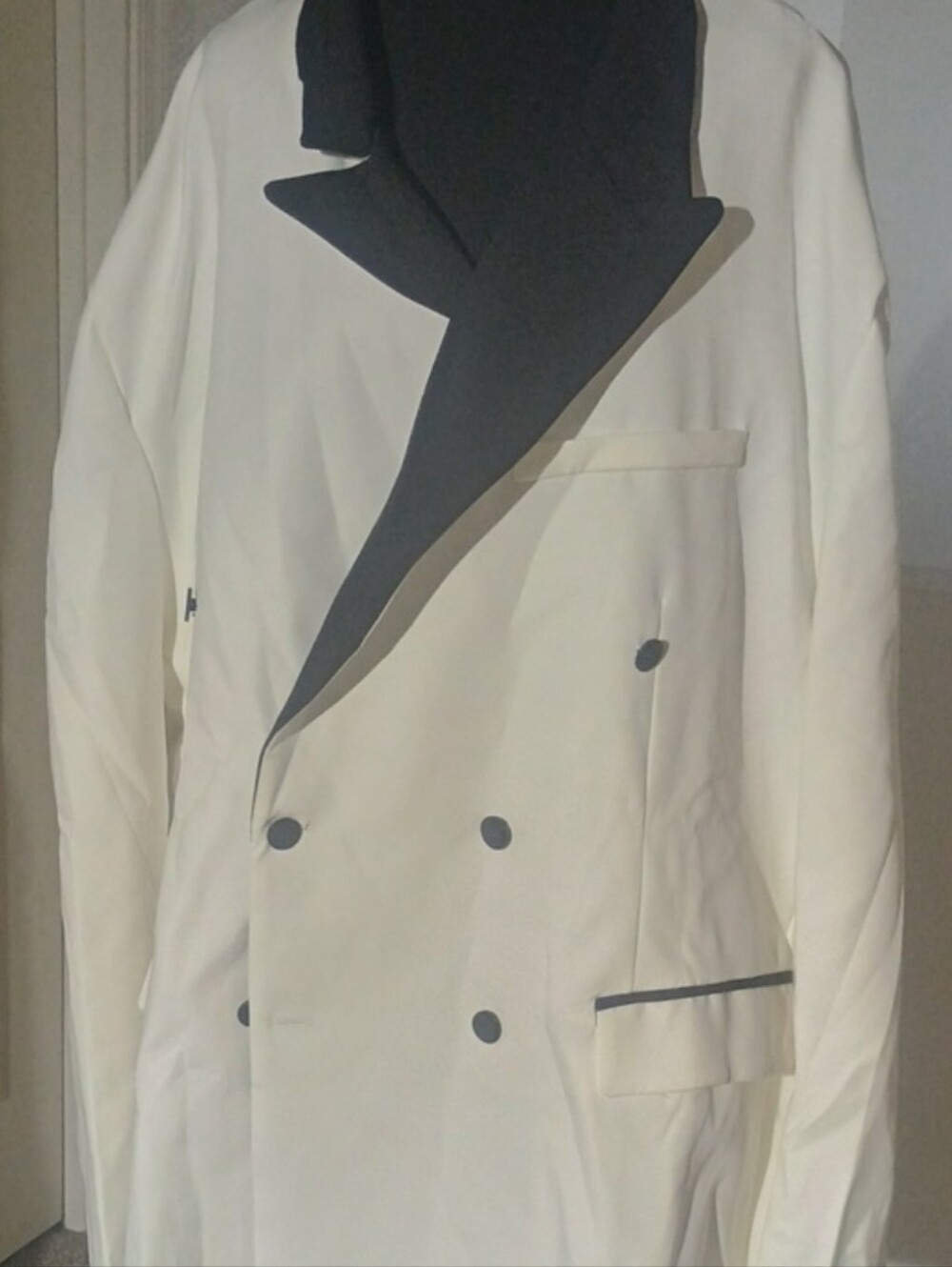 Source Unknown Cream Blazer with Black Lapel and Buttons